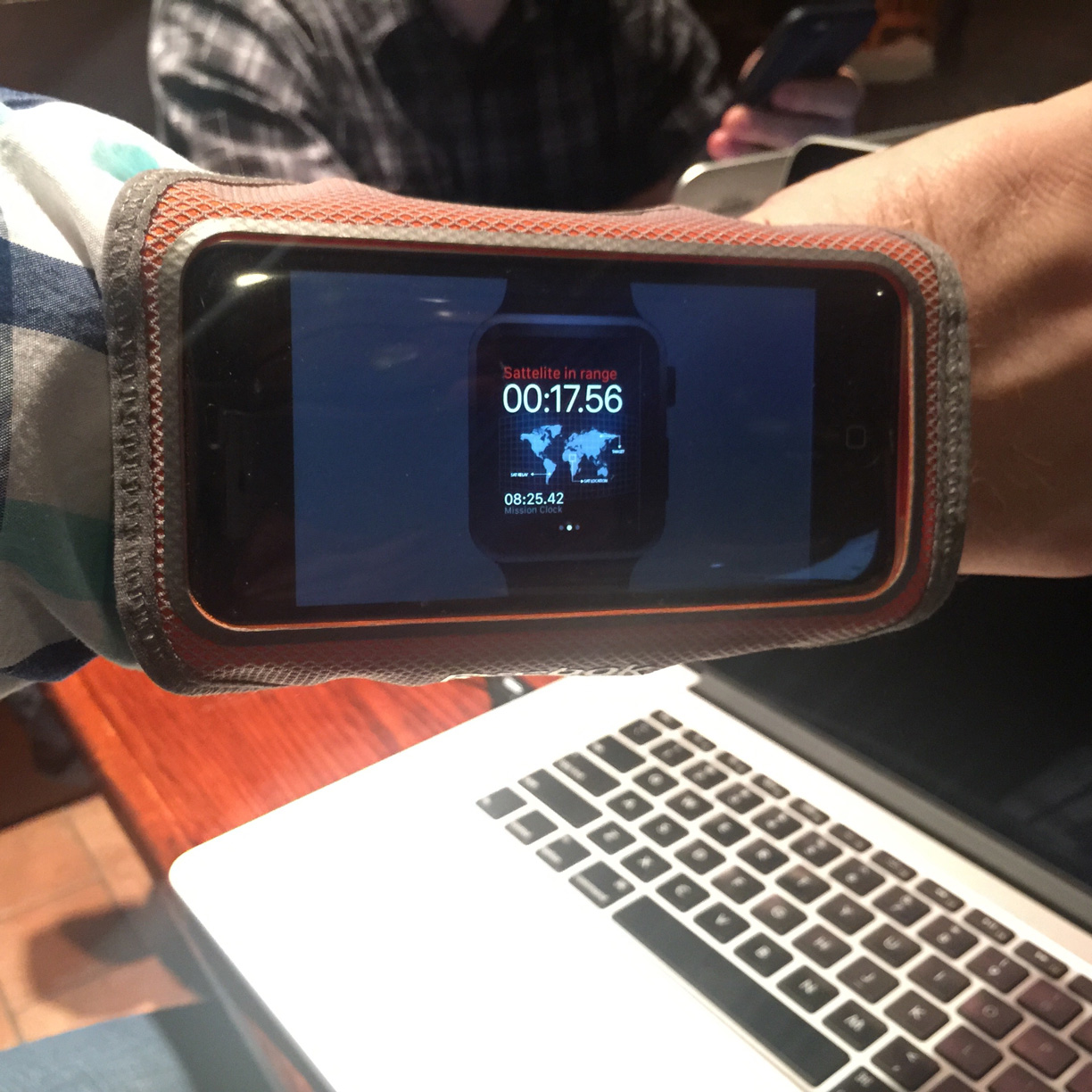 photo of the iPhone running cuff with Briefscase running