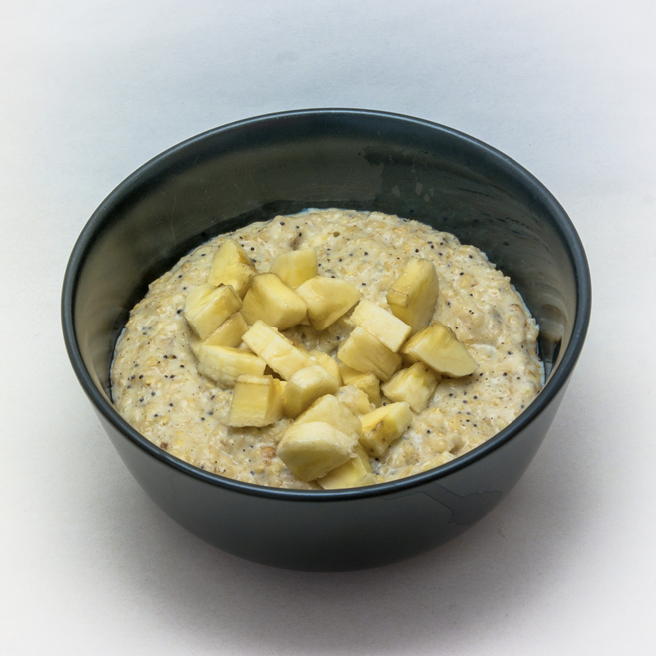 Muesli with fresh fruit