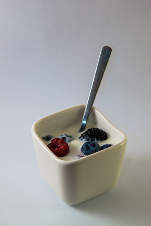 Yoghurt with berries